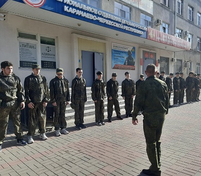 Сборы 10 классов по основам строевой, боевой и тактической подготовки.